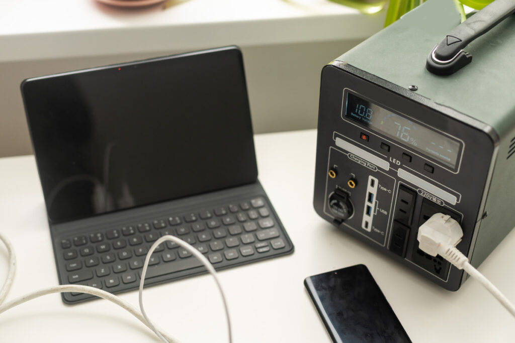 Revolutionize Home Energy Efficiency with Solar Batteries: Essential Guide | DroneQuote