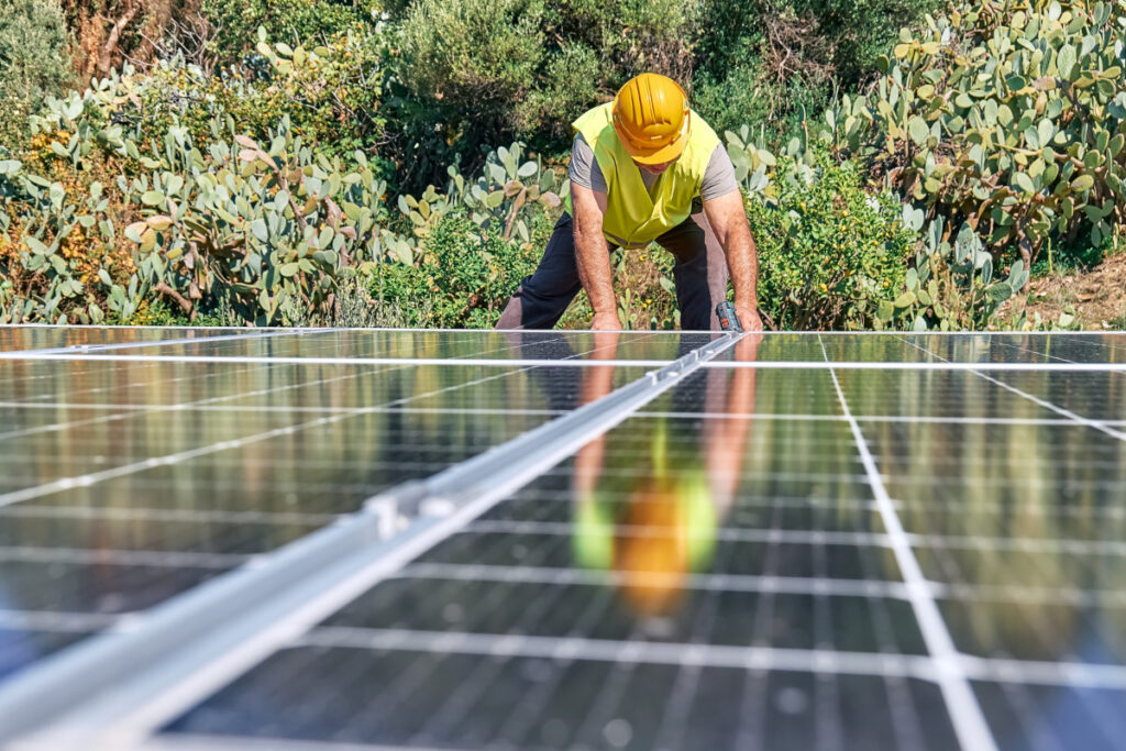 Top-Rated Panels and Inverters for Maximum Efficiency in 2023 