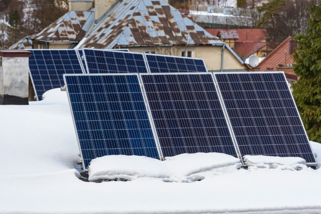 Winter Woes: Is Your Investment in Solar Power Worthless In Cold Weather?