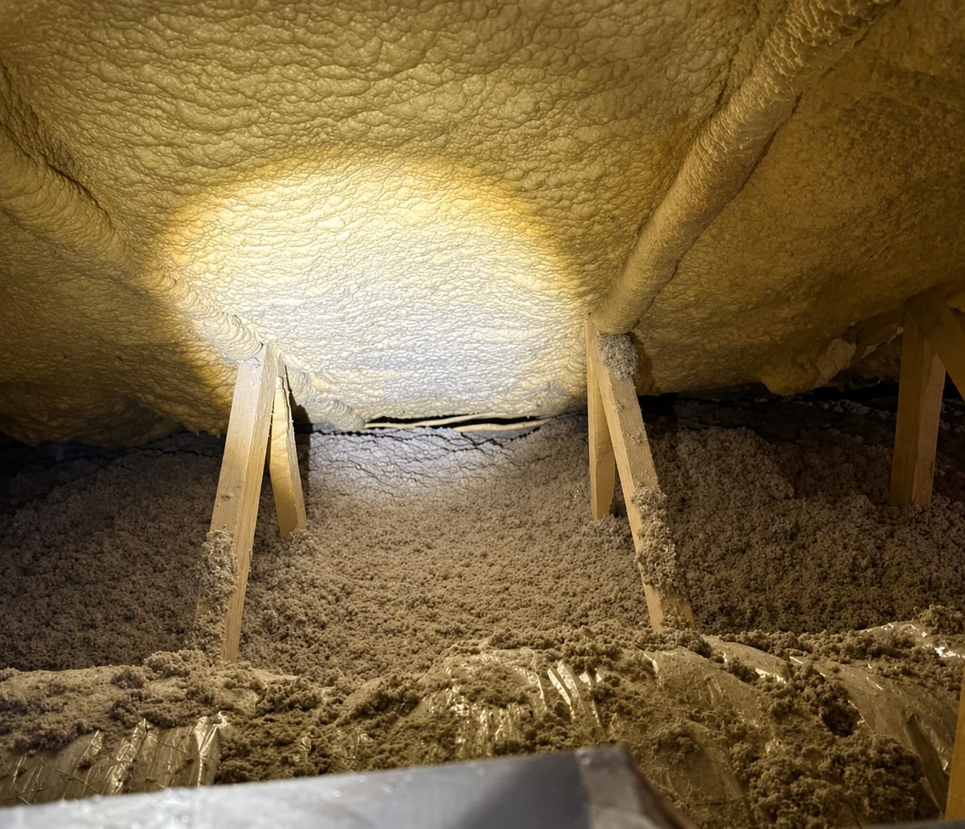 Can You Mix Spray Foam and Fiberglass in Oklahoma?